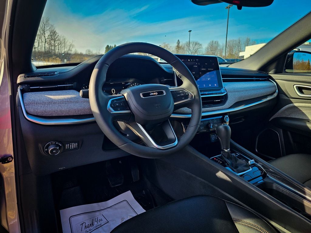 2024 Jeep Compass Latitude Lux FWD