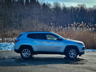 2024 Jeep Compass Latitude Lux FWD
