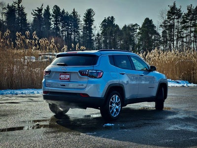 2024 Jeep Compass Latitude Lux FWD
