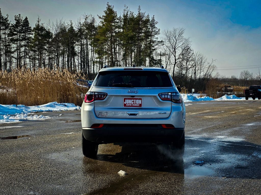 2024 Jeep Compass Latitude Lux FWD