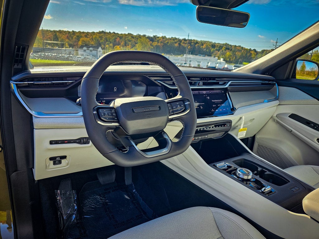 2026 Jeep Cherokee CHEROKEE LAREDO 4X4