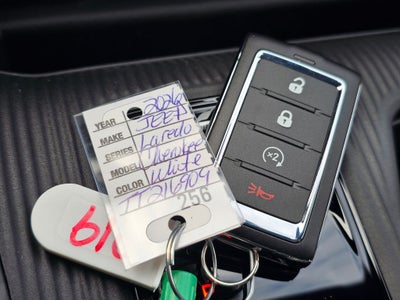 2026 Jeep Cherokee CHEROKEE LAREDO 4X4