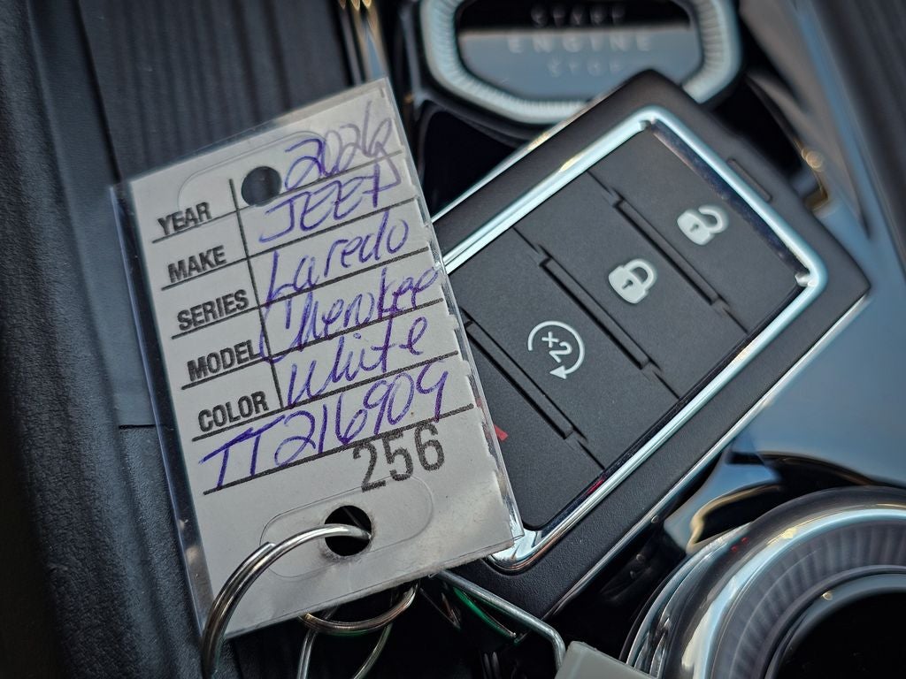 2026 Jeep Cherokee CHEROKEE LAREDO 4X4