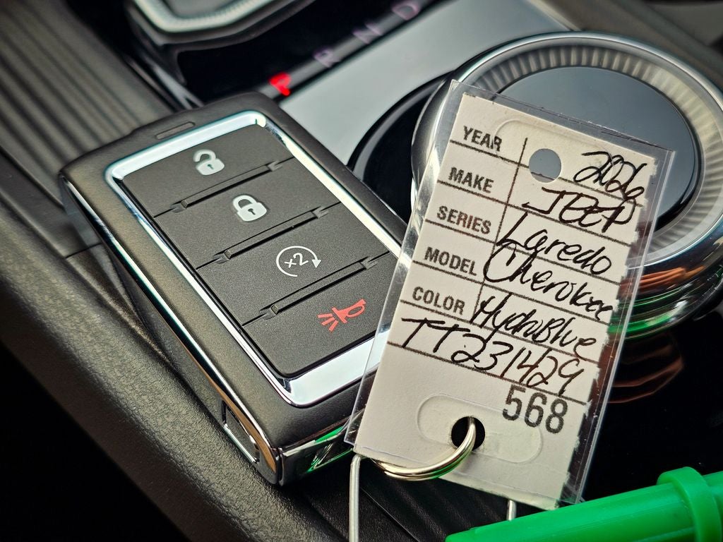 2026 Jeep Cherokee CHEROKEE LAREDO 4X4