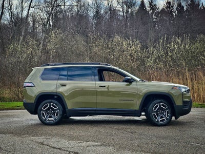 2026 Jeep Cherokee CHEROKEE LAREDO 4X4
