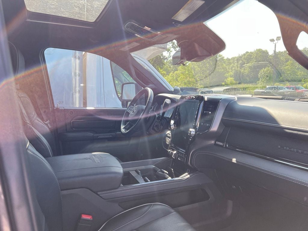 2024 RAM 3500 Limited Crew Cab 4x4 8' Box