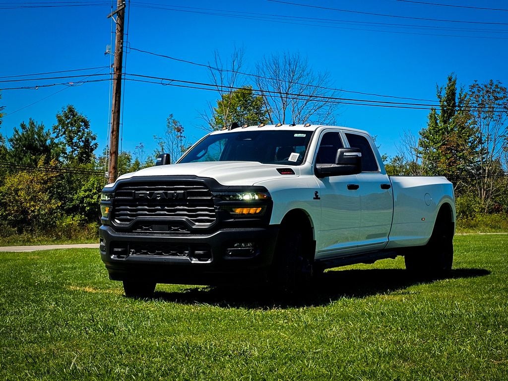 2026 RAM Ram 3500 RAM 3500 TRADESMAN CREW CAB 4X4 8' BOX