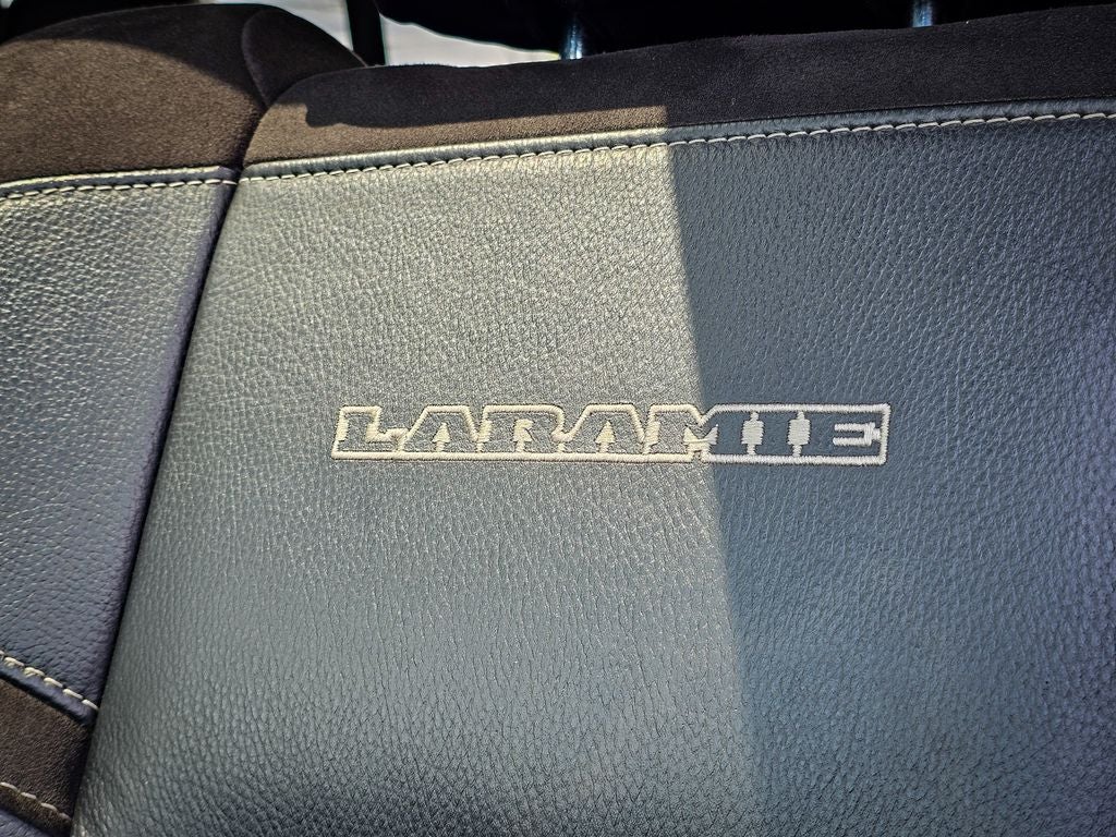 2022 RAM 3500 Laramie Crew Cab 4x4 8' Box