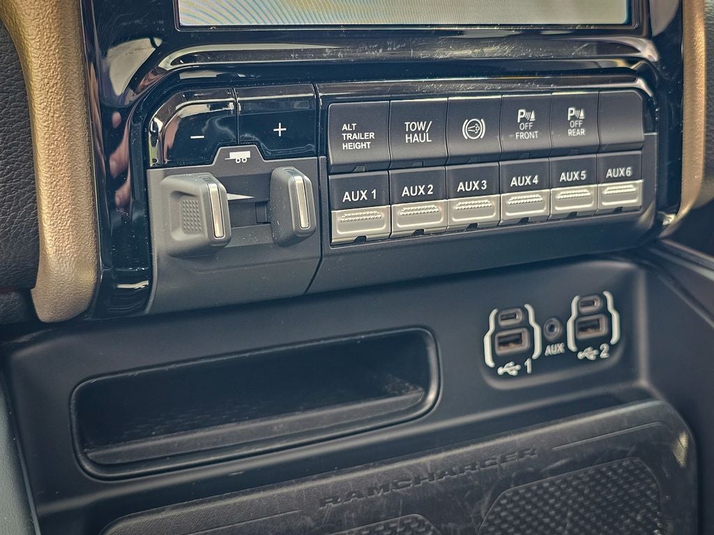 2022 RAM 3500 Laramie Crew Cab 4x4 8' Box