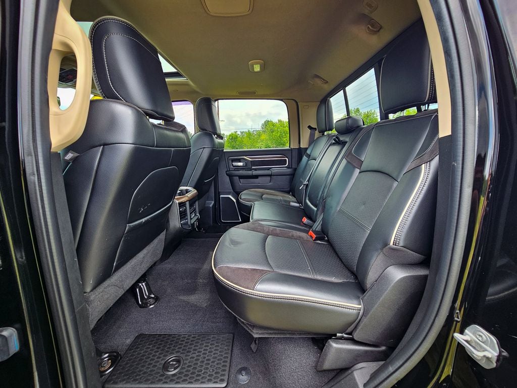 2022 RAM 3500 Laramie Crew Cab 4x4 8' Box