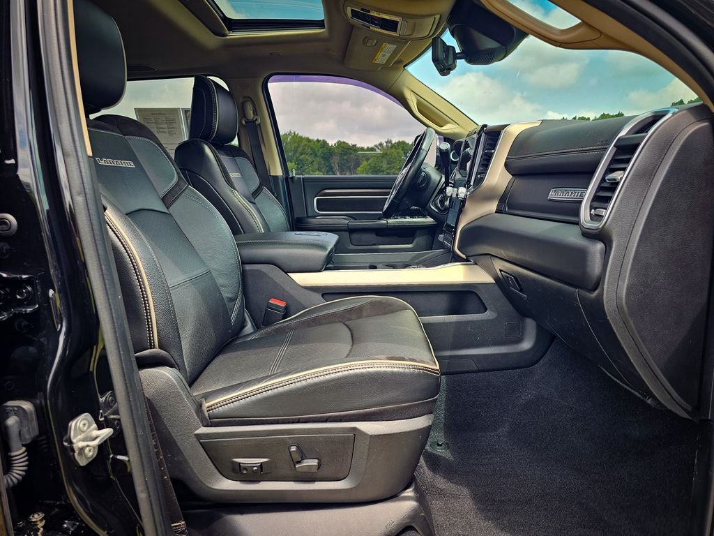 2022 RAM 3500 Laramie Crew Cab 4x4 8' Box