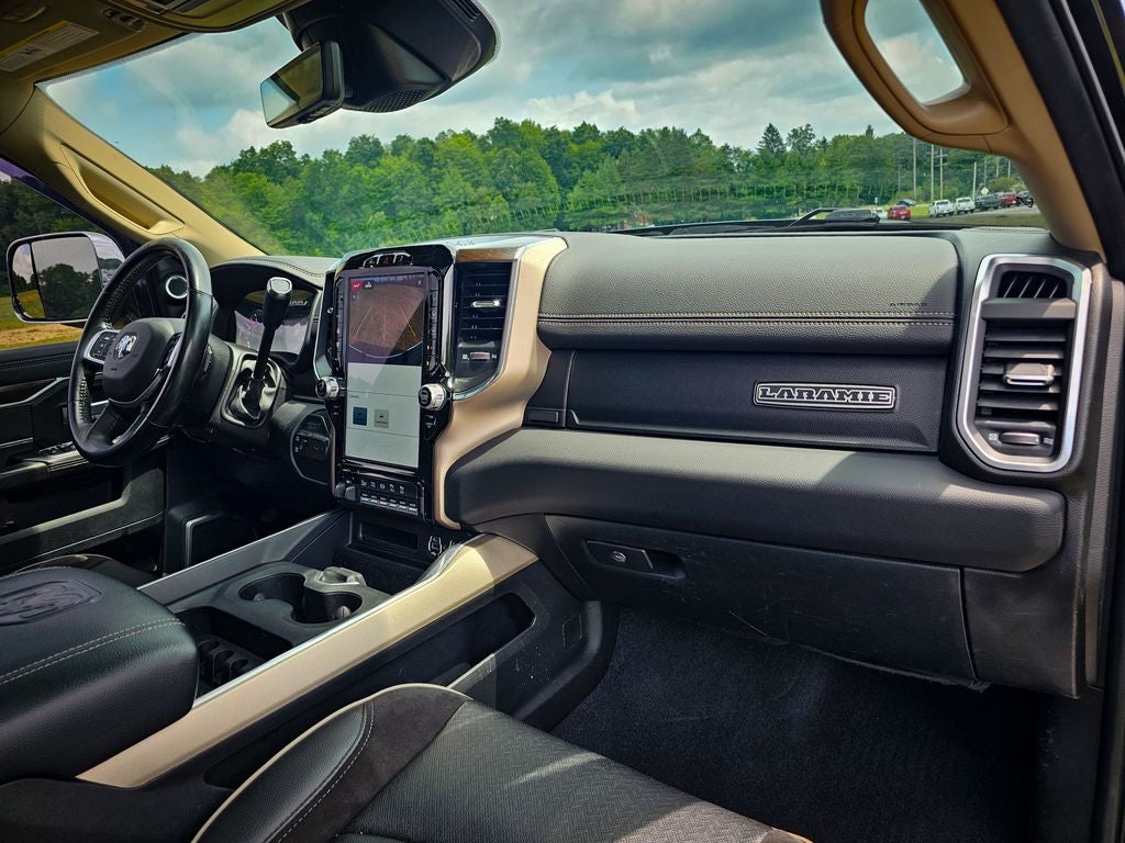 2022 RAM 3500 Laramie Crew Cab 4x4 8' Box