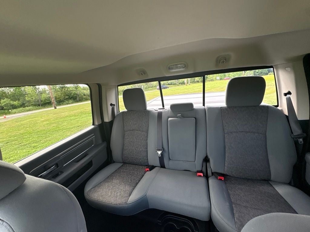 2018 RAM 1500 Big Horn Crew Cab 4x4 5'7' Box