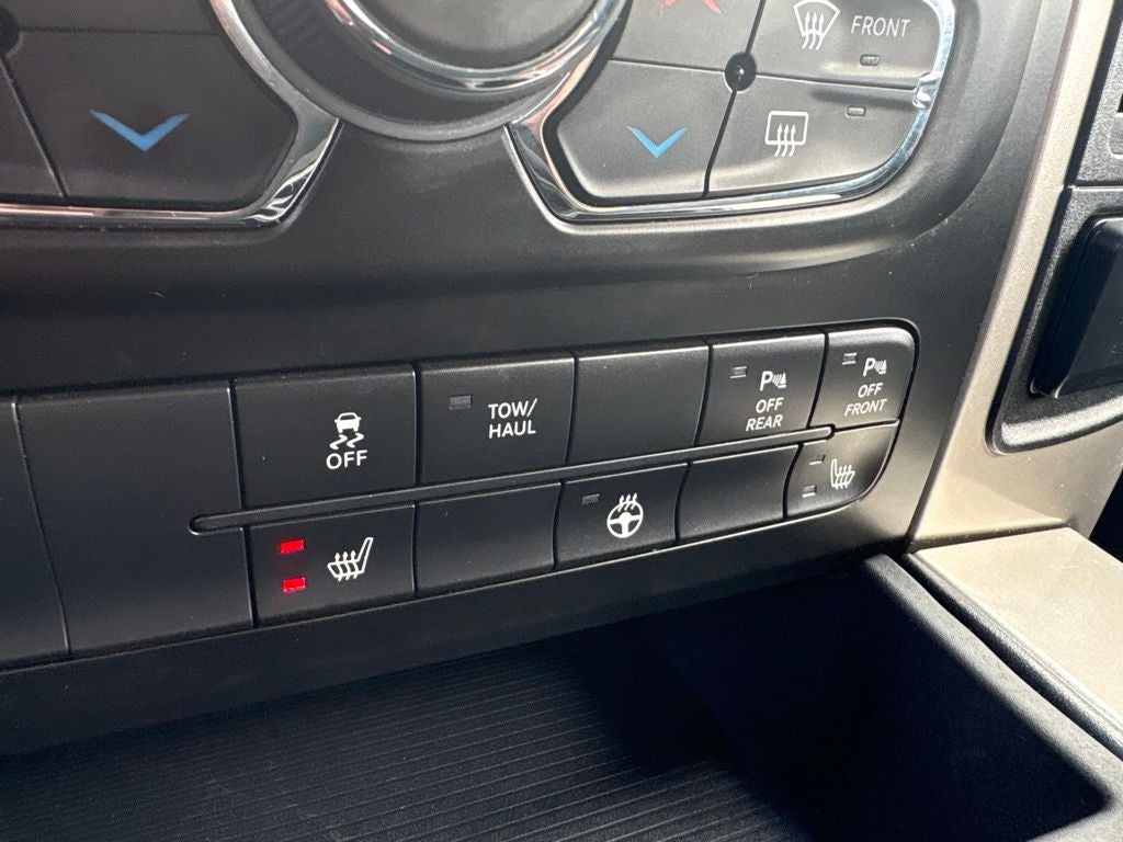 2018 RAM 1500 Big Horn Crew Cab 4x4 5'7' Box