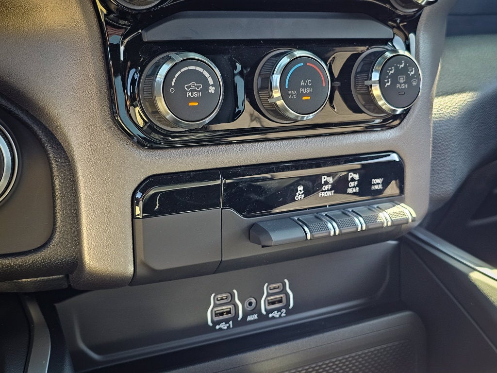 2027 RAM Ram 1500 RAM 1500 BIG HORN CREW CAB 4X4 5'7' BOX