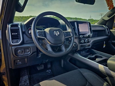 2026 RAM 1500 RAM 1500 EXPRESS CREW CAB 4X4 5'7' BOX