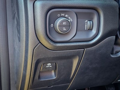 2026 RAM 1500 RAM 1500 EXPRESS CREW CAB 4X4 5'7' BOX