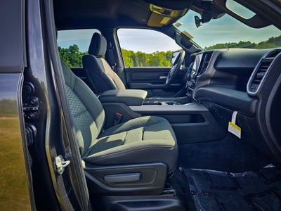2026 RAM 1500 RAM 1500 EXPRESS CREW CAB 4X4 5'7' BOX