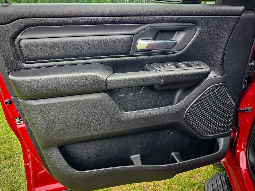 2026 RAM 1500 RAM 1500 EXPRESS CREW CAB 4X4 5'7' BOX