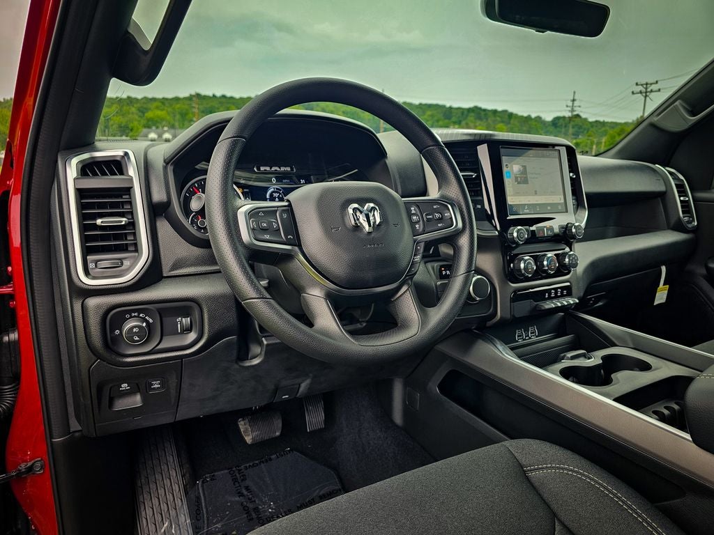 2026 RAM 1500 RAM 1500 EXPRESS CREW CAB 4X4 5'7' BOX