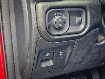 2026 RAM 1500 RAM 1500 EXPRESS CREW CAB 4X4 5'7' BOX