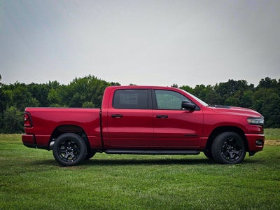2026 RAM 1500 RAM 1500 EXPRESS CREW CAB 4X4 5'7' BOX