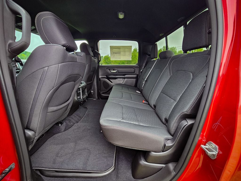 2026 RAM 1500 RAM 1500 EXPRESS CREW CAB 4X4 5'7' BOX