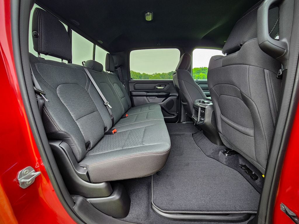 2026 RAM 1500 RAM 1500 EXPRESS CREW CAB 4X4 5'7' BOX