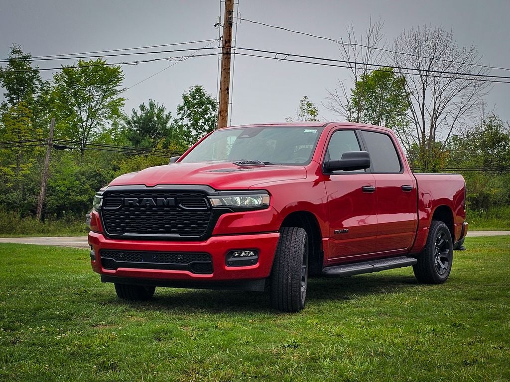2026 RAM 1500 RAM 1500 EXPRESS CREW CAB 4X4 5'7' BOX