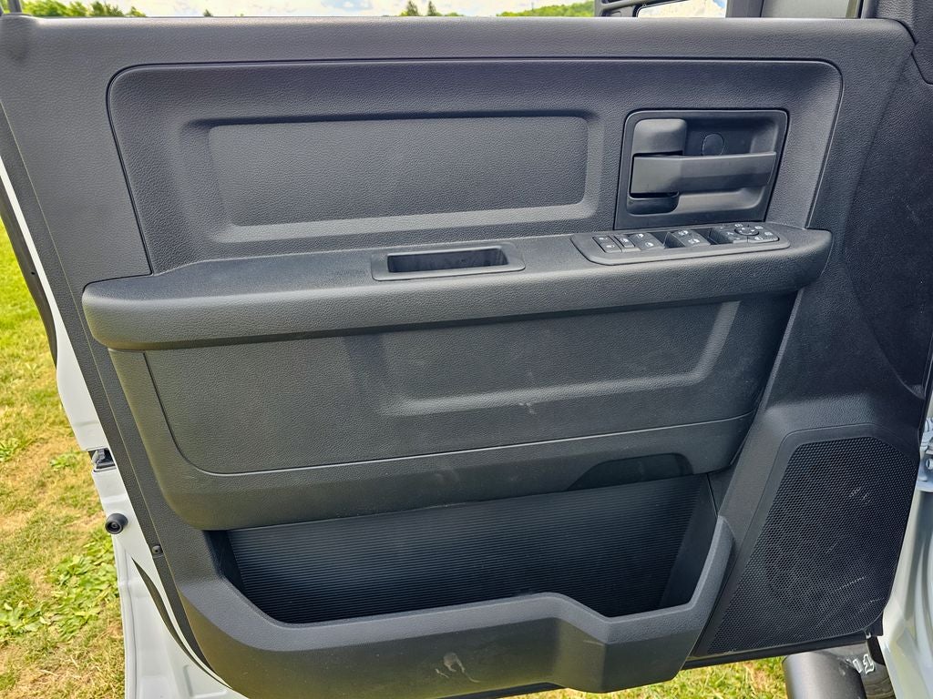 2026 RAM Ram 2500 RAM 2500 BLACK EXPRESS CREW CAB 4X4 6'4' BOX