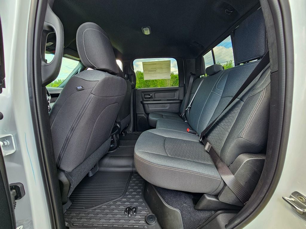 2026 RAM Ram 2500 RAM 2500 BLACK EXPRESS CREW CAB 4X4 6'4' BOX