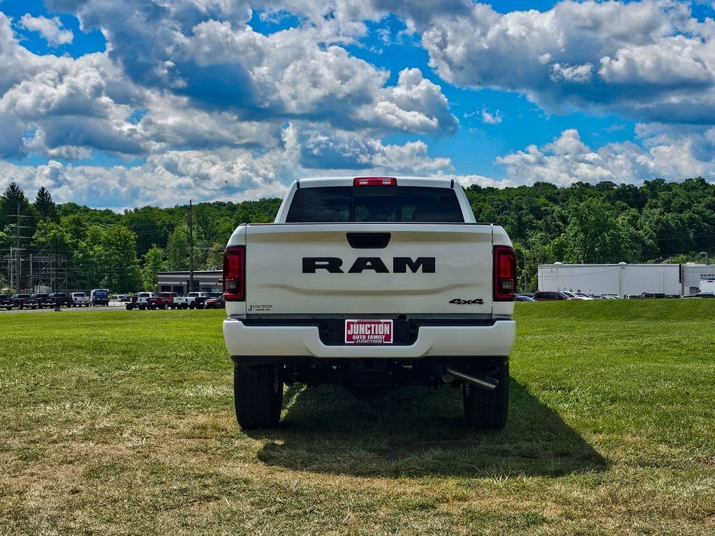 2026 RAM Ram 2500 RAM 2500 BLACK EXPRESS CREW CAB 4X4 6'4' BOX