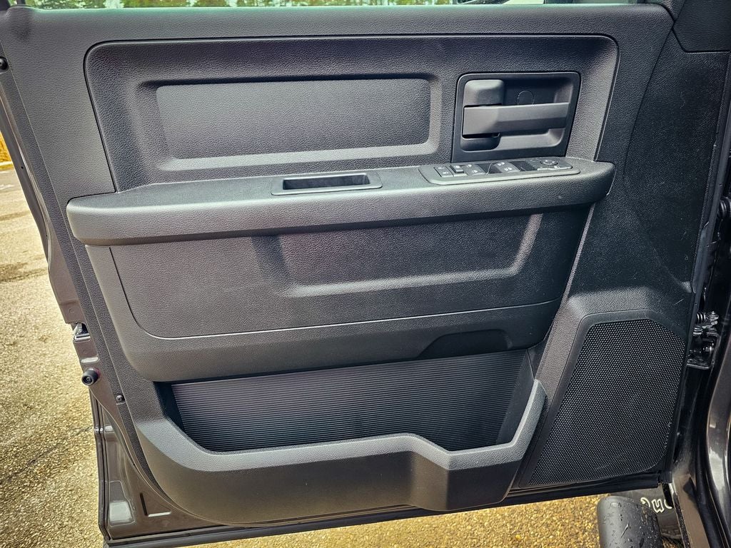 2025 RAM 2500 Tradesman Crew Cab 4x4 6'4' Box