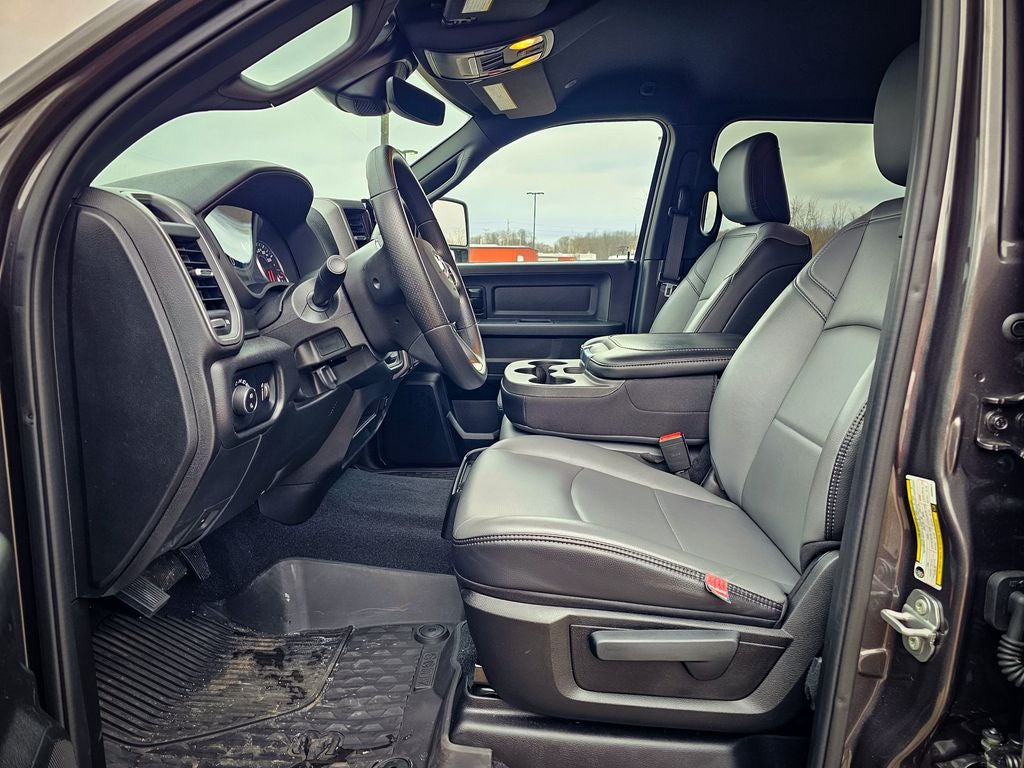 2025 RAM 2500 Tradesman Crew Cab 4x4 6'4' Box