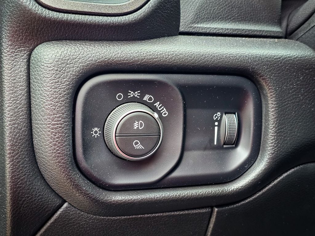 2025 RAM 2500 Tradesman Crew Cab 4x4 6'4' Box