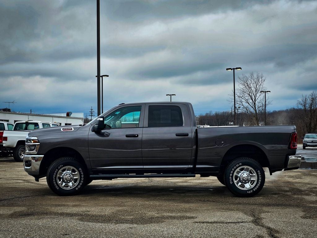 2025 RAM 2500 Tradesman Crew Cab 4x4 6'4' Box