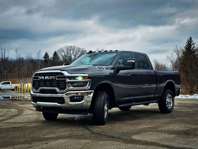 2025 RAM 2500 Tradesman Crew Cab 4x4 6'4' Box