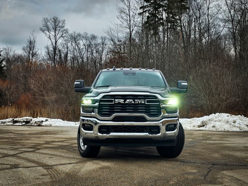 2025 RAM 2500 Tradesman Crew Cab 4x4 6'4' Box