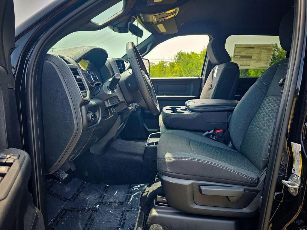 2026 RAM Ram 2500 RAM 2500 BLACK EXPRESS CREW CAB 4X4 6'4' BOX