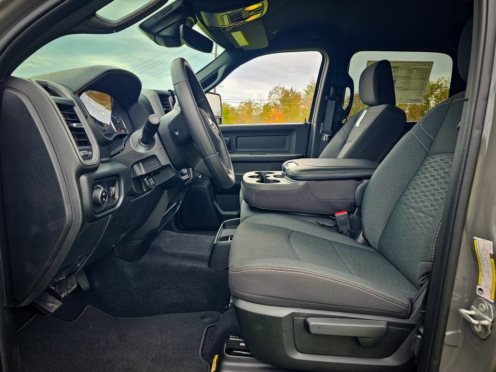 2027 RAM Ram 2500 RAM 2500 BLACK EXPRESS CREW CAB 4X4 6'4' BOX