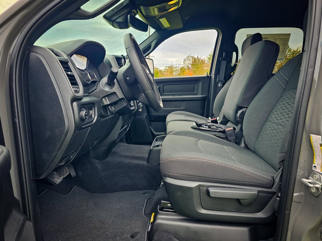 2027 RAM Ram 2500 RAM 2500 BLACK EXPRESS CREW CAB 4X4 6'4' BOX