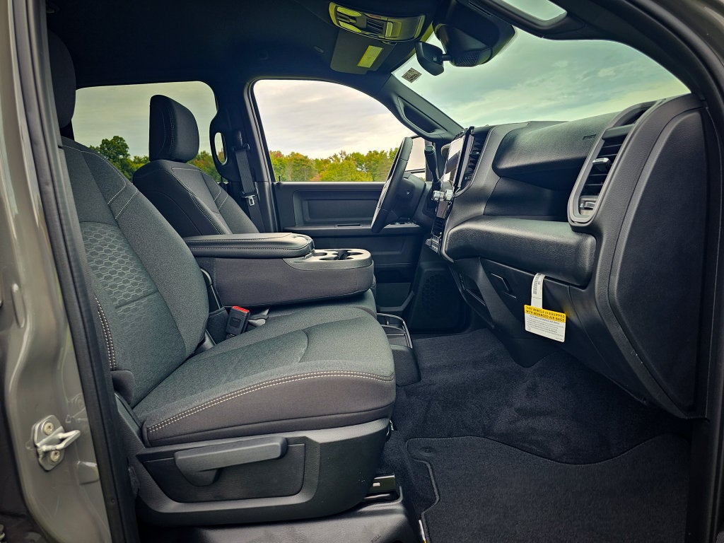 2027 RAM Ram 2500 RAM 2500 BLACK EXPRESS CREW CAB 4X4 6'4' BOX