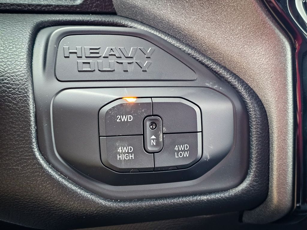 2026 RAM Ram 2500 RAM 2500 BLACK EXPRESS CREW CAB 4X4 6'4' BOX