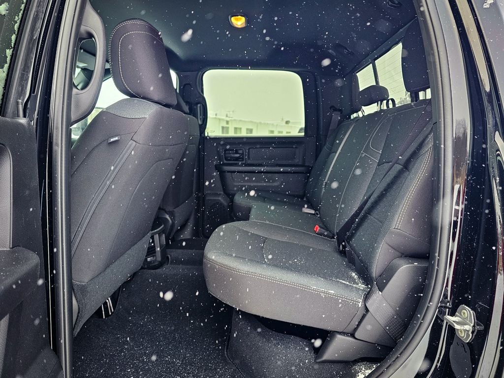 2026 RAM Ram 2500 RAM 2500 BLACK EXPRESS CREW CAB 4X4 6'4' BOX