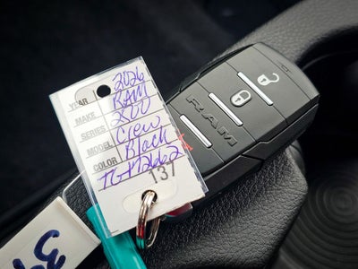 2026 RAM Ram 2500 RAM 2500 BLACK EXPRESS CREW CAB 4X4 6'4' BOX