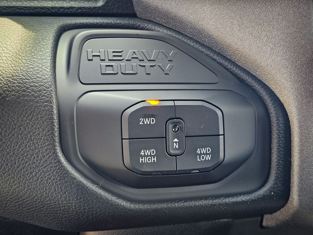 2026 RAM Ram 2500 RAM 2500 BLACK EXPRESS CREW CAB 4X4 6'4' BOX