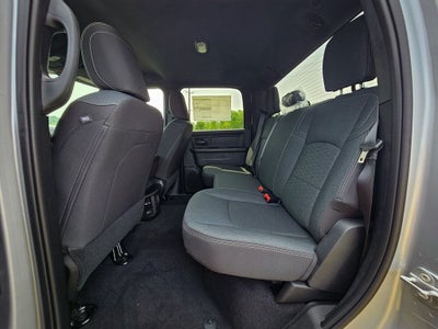 2026 RAM Ram 2500 RAM 2500 BLACK EXPRESS CREW CAB 4X4 6'4' BOX