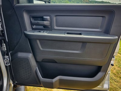 2026 RAM Ram 2500 RAM 2500 BLACK EXPRESS CREW CAB 4X4 6'4' BOX