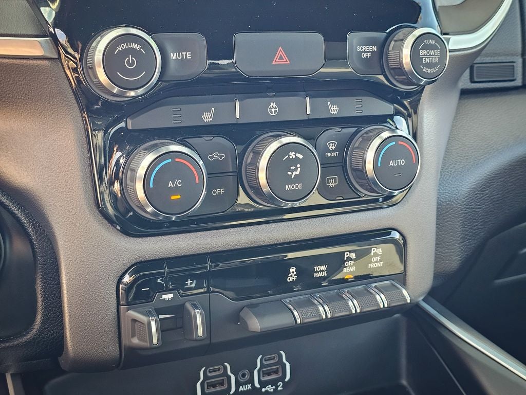 2022 RAM 2500 Big Horn Crew Cab 4x4 6'4' Box