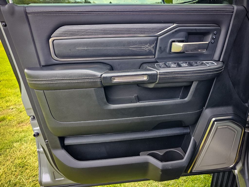 2019 RAM 2500 Limited Crew Cab 4x4 6'4' Box